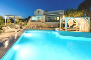 Luxury Santorini Villa - 4 Bedroom Villa - Secluded Location and Private Pool - Megalochori